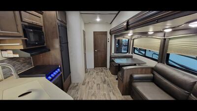 2019 KEYSTONE COUGAR 32BHS   - Photo 11 - Aurora, MO 65605