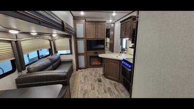 2019 KEYSTONE COUGAR 32BHS   - Photo 12 - Aurora, MO 65605