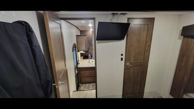 2019 KEYSTONE COUGAR 32BHS   - Photo 55 - Aurora, MO 65605