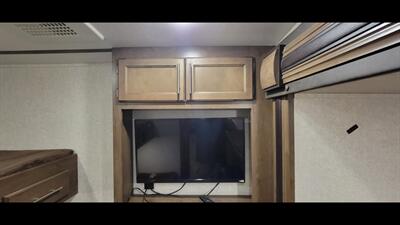 2019 KEYSTONE COUGAR 32BHS   - Photo 38 - Aurora, MO 65605