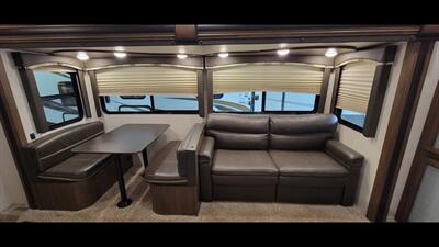 2019 KEYSTONE COUGAR 32BHS   - Photo 22 - Aurora, MO 65605