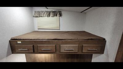 2019 KEYSTONE COUGAR 32BHS   - Photo 40 - Aurora, MO 65605
