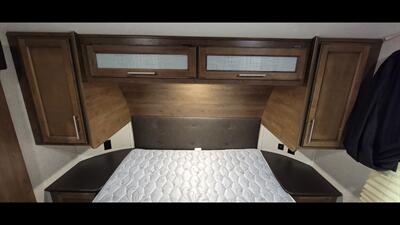 2019 KEYSTONE COUGAR 32BHS   - Photo 50 - Aurora, MO 65605