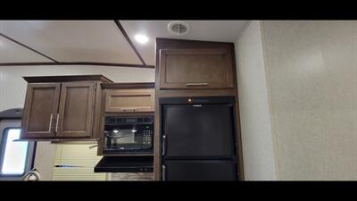 2019 KEYSTONE COUGAR 32BHS   - Photo 18 - Aurora, MO 65605