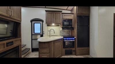 2019 KEYSTONE COUGAR 32BHS   - Photo 13 - Aurora, MO 65605