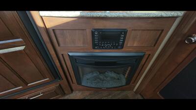2015 KEYSTONE COUGAR M326 - Photo 27 - Aurora, MO 65605