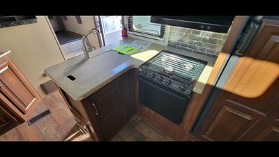 2015 KEYSTONE COUGAR M326 - Photo 28 - Aurora, MO 65605