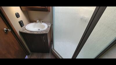 2015 KEYSTONE COUGAR M326 - Photo 35 - Aurora, MO 65605