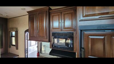 2015 KEYSTONE COUGAR M326 - Photo 29 - Aurora, MO 65605