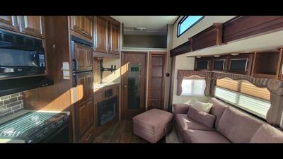 2015 KEYSTONE COUGAR M326 - Photo 23 - Aurora, MO 65605