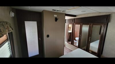 2015 KEYSTONE COUGAR M326 - Photo 42 - Aurora, MO 65605