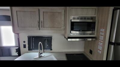 2022 COACHMEN CATALINA 261 BHS   - Photo 22 - Aurora, MO 65605