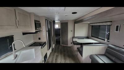 2022 COACHMEN CATALINA 261 BHS   - Photo 8 - Aurora, MO 65605