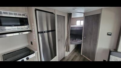 2022 COACHMEN CATALINA 261 BHS   - Photo 23 - Aurora, MO 65605