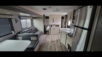 2022 COACHMEN CATALINA 261 BHS   - Photo 9 - Aurora, MO 65605