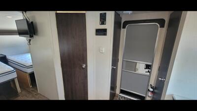 2019 SALEM FSX 200RK   - Photo 18 - Aurora, MO 65605