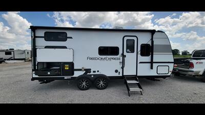 2027 COACHMEN FREEDOM EXPRESS 21SE - Photo 1 - Aurora, MO 65605
