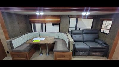 2015 FOREST RIVER CHEROKEE 284BH   - Photo 16 - Aurora, MO 65605