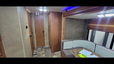 2015 FOREST RIVER CHEROKEE 284BH   - Photo 21 - Aurora, MO 65605