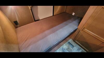 2015 FOREST RIVER CHEROKEE 284BH   - Photo 37 - Aurora, MO 65605