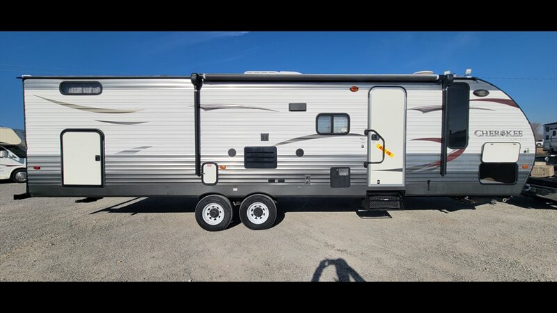 2015 FOREST RIVER CHEROKEE 284BH  