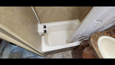 2015 FOREST RIVER CHEROKEE 284BH   - Photo 30 - Aurora, MO 65605