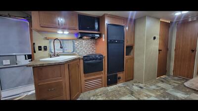2015 FOREST RIVER CHEROKEE 284BH   - Photo 23 - Aurora, MO 65605