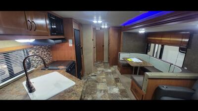 2015 FOREST RIVER CHEROKEE 284BH   - Photo 11 - Aurora, MO 65605