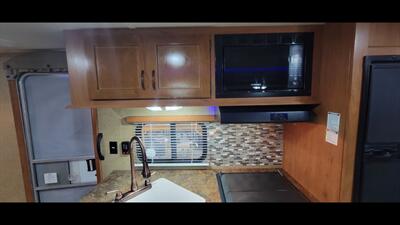 2015 FOREST RIVER CHEROKEE 284BH   - Photo 25 - Aurora, MO 65605
