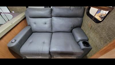 2015 FOREST RIVER CHEROKEE 284BH   - Photo 17 - Aurora, MO 65605