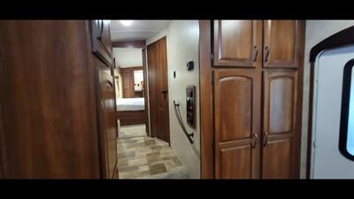 2013 KEYSTONE MONTANA 3725RL - Photo 29 - Aurora, MO 65605