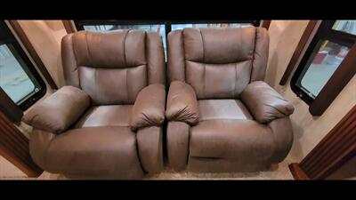 2013 KEYSTONE MONTANA 3725RL - Photo 21 - Aurora, MO 65605