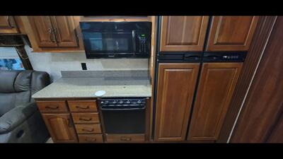 2013 KEYSTONE MONTANA 3725RL - Photo 15 - Aurora, MO 65605