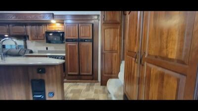 2013 KEYSTONE MONTANA 3725RL - Photo 8 - Aurora, MO 65605