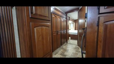 2013 KEYSTONE MONTANA 3725RL - Photo 28 - Aurora, MO 65605