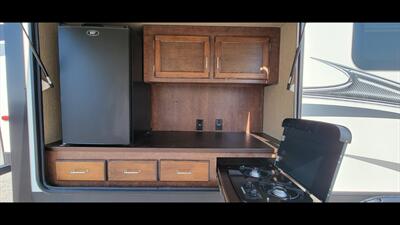 2018 KEYSTONE OUTBACK 330RL - Photo 9 - Aurora, MO 65605