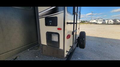 2018 KEYSTONE COUGAR 33SAB   - Photo 55 - Aurora, MO 65605