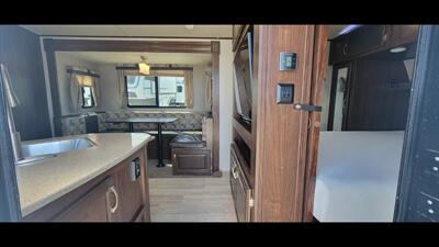 2018 FOREST RIVER PALOMINO SOLERA 240 BHS   - Photo 17 - Aurora, MO 65605