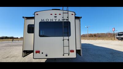 2018 KEYSTONE MONTANA 3731 FL   - Photo 7 - Aurora, MO 65605