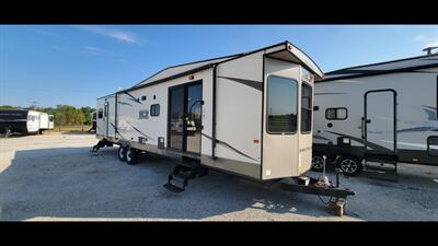 2018 FOREST RIVER WILDWOOD 39FDEN   - Photo 2 - Aurora, MO 65605