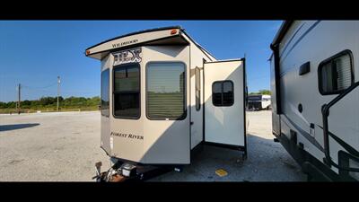 2018 FOREST RIVER WILDWOOD 39FDEN   - Photo 3 - Aurora, MO 65605