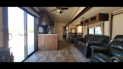 2018 FOREST RIVER WILDWOOD 39FDEN   - Photo 8 - Aurora, MO 65605
