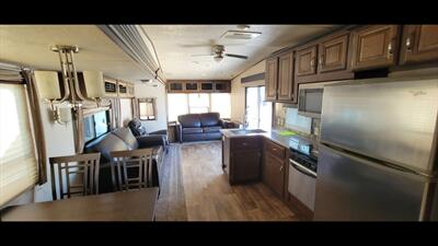 2018 FOREST RIVER WILDWOOD 39FDEN   - Photo 9 - Aurora, MO 65605