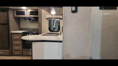2019 FOREST RIVER FLAGSTAFF M-29 RSWS - Photo 11 - Aurora, MO 65605