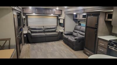 2019 FOREST RIVER FLAGSTAFF M-29 RSWS - Photo 12 - Aurora, MO 65605