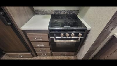 2019 FOREST RIVER FLAGSTAFF M-29 RSWS - Photo 20 - Aurora, MO 65605