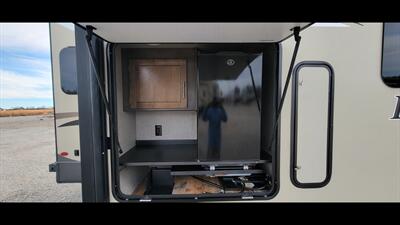 2019 FOREST RIVER FLAGSTAFF M-29 RSWS - Photo 10 - Aurora, MO 65605