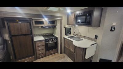 2019 FOREST RIVER FLAGSTAFF M-29 RSWS - Photo 16 - Aurora, MO 65605