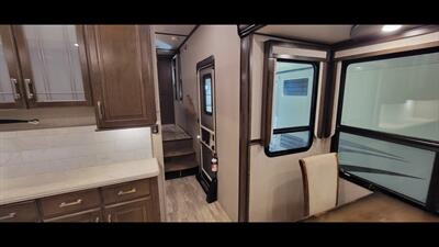 2020 GRAND DESIGN SOLITUDE 377MBS   - Photo 13 - Aurora, MO 65605