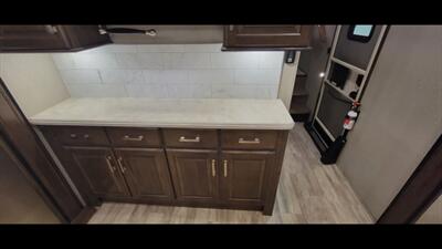 2020 GRAND DESIGN SOLITUDE 377MBS   - Photo 15 - Aurora, MO 65605